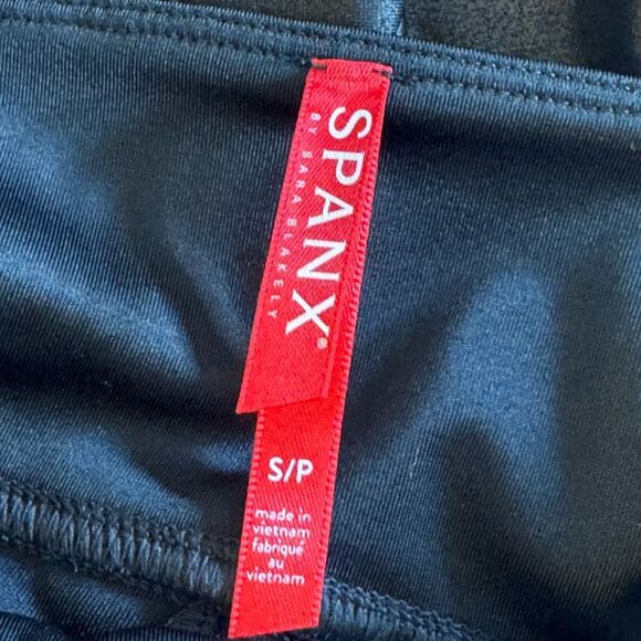 Spanx faux leather Moto leggings Womens size Small Very Black Slim Fit Sculpt - Picture 11 of 12